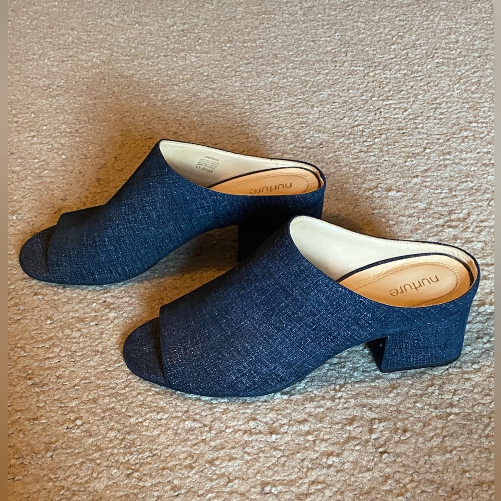 NWT Nurture Navy slides Sz 9 1/2